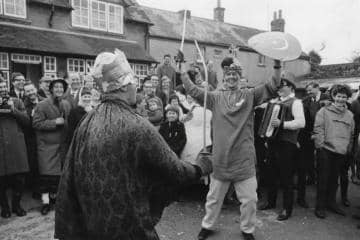 Busy pub tour for Headington Quarry Morris dancers in 1966