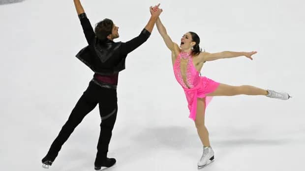 Canada’s Fournier Beaudry, Sorensen in 3rd place after rhythm dance at Skate America