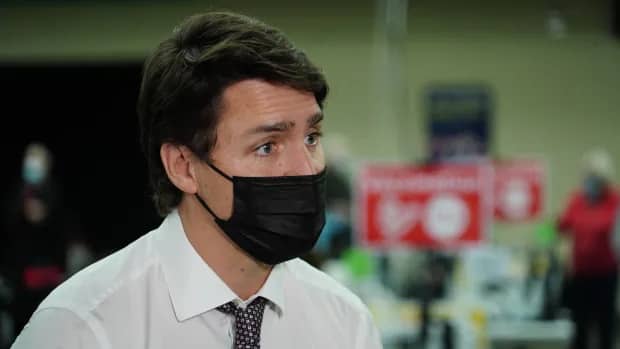 Trudeau calls on Canadians to ‘starve’ Omicron by following public health guidance over the winter