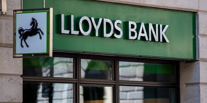 Lloyds Backs Guidance as Profits Jump