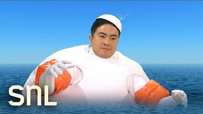 Bowen Yang is a delightfully cantankerous Chinese spy balloon in SNL’s cold open