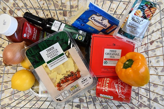 Leading supermarkets pledge to make UK shopping baskets greener
