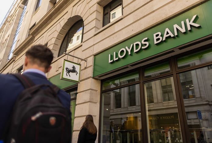 Lloyds Bank (LLOY) Unveils £2 Billion Buyback and Upgrades Guidance