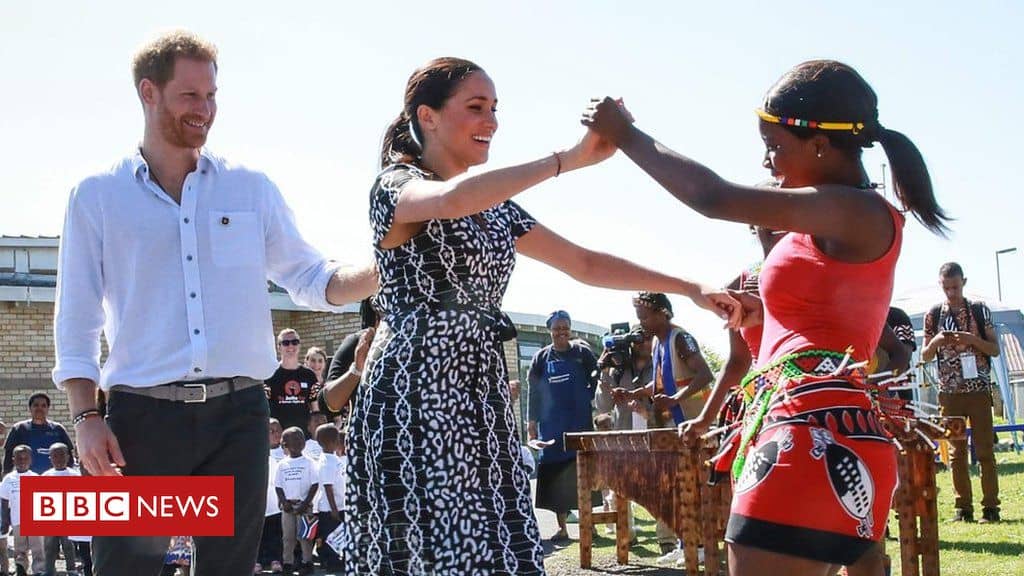 Harry and Meghan dance in South Africa